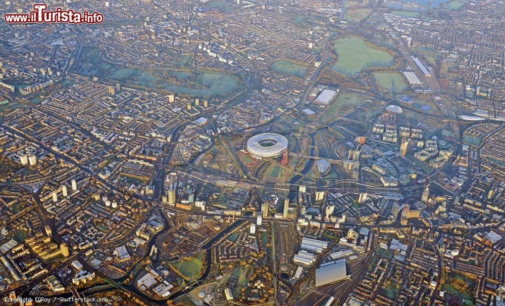 Immagine Veduta aerea dell'area della grande Londra nei pressi del parco olimpico Queen Elizabeth, Gran Bretagna - © EQRoy / Shutterstock.com