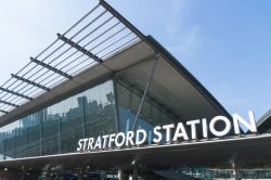 Un dettaglio della Stratford Station a Londra, Gran Bretagna. Principale stazione a servire i giochi olimpici del 2012, è stata sottoposta a importanti interventi di riammodernamento ...