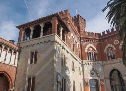 Lo stile architettonico neogotico del castello d'Albertis a Genova, Liguria - © Claudio Divizia / Shutterstock.com