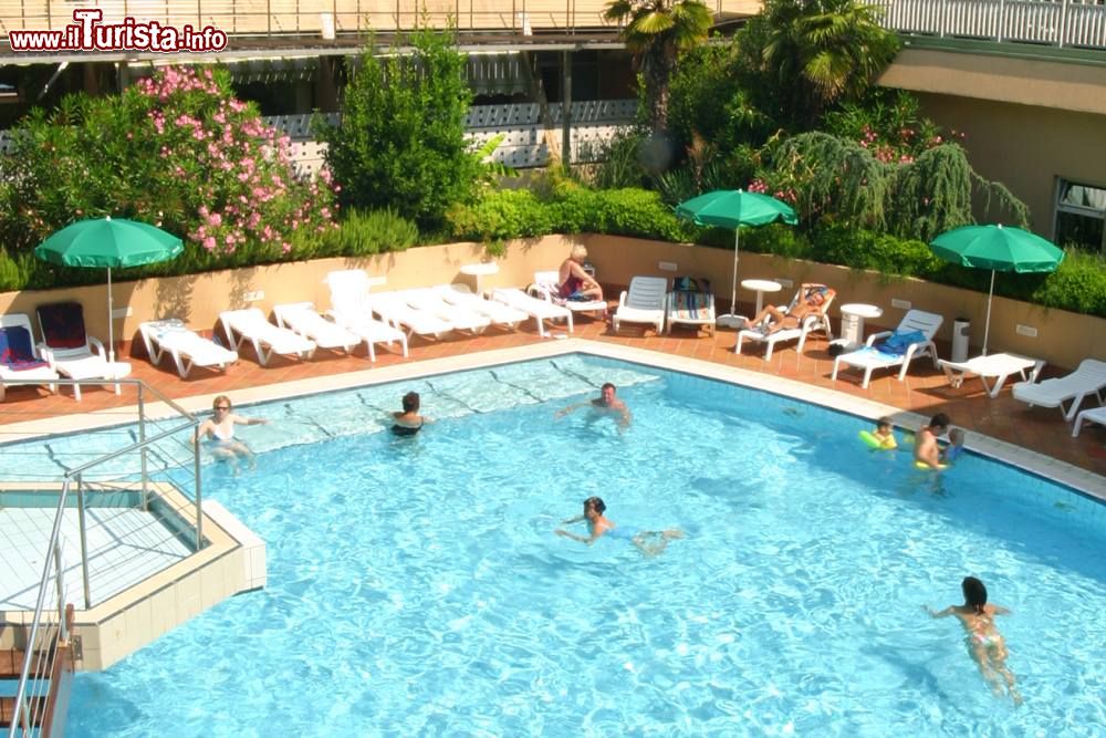 Immagine Piscina esterna con acqua di mare alle Terme di Strugnano (Strunjan) in Slovenia