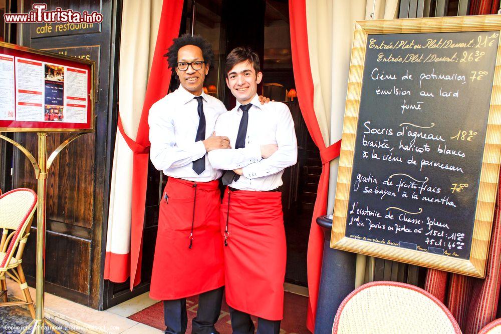 Immagine Un ristorante nel quartiere Odeon di Parigi - © Rrrainbow / Shutterstock.com