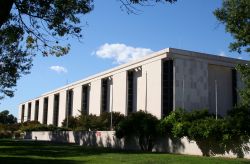 Il National Air and Space Museum di Washington DC, Stati Uniti. Questo popolare museo americano espone aerei e astronavi, quasi tutti originali o copie accurate - © Stephen Finn / Shutterstock.com ...