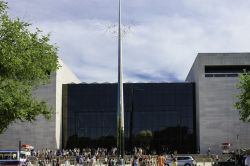 Turisti in attesa di visitare il National Air and Space Museum dell'istituto Smithsonian di Washington DC, Stati Uniti.  - © Pierdelune / Shutterstock.com