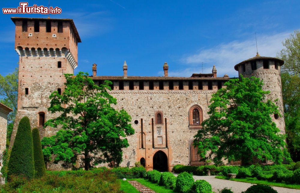 Immagine Il Castello medievale di Grazzano Visconti in Emilia, è il nucleo originale del borgo storico della provincia di Piacenza