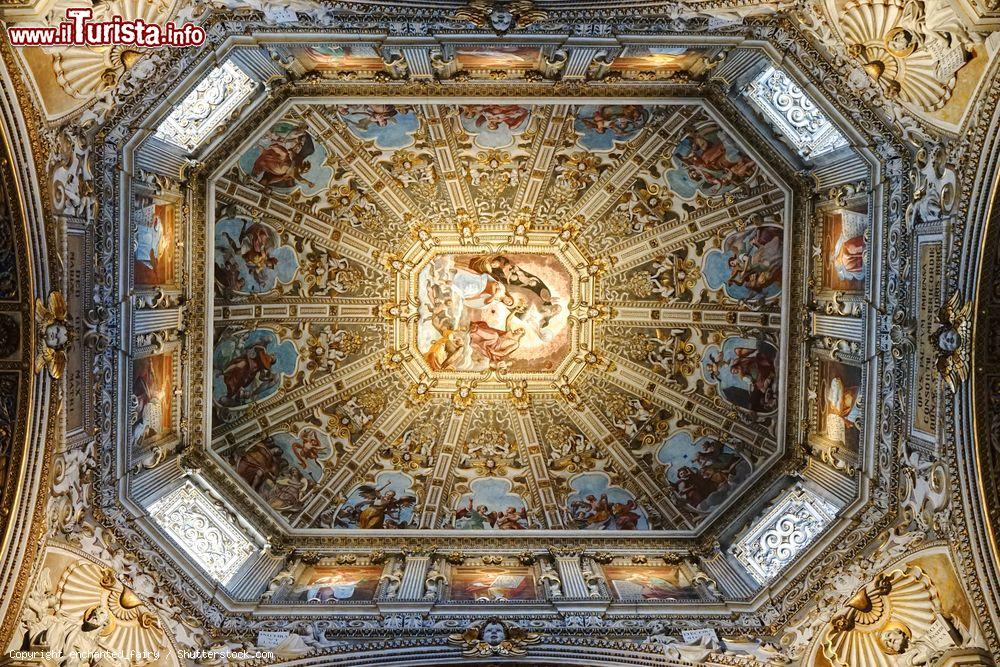 Immagine Affreschi sul soffitto della cupola della Basilica di Santa Maria Maggiore, a Bergamo Alta - foto © enchanted_fairy / Shutterstock.com
