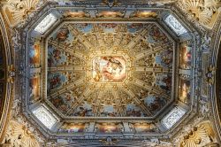 Affreschi sul soffitto della cupola della Basilica di Santa Maria Maggiore, a Bergamo Alta - foto © enchanted_fairy / Shutterstock.com