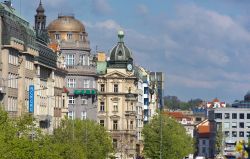 Palazzi storici in Piazza San Venceslao a Praga. ...