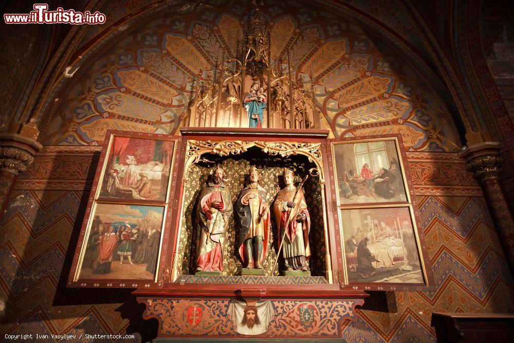 Immagine Arte sacra all'interno della Basilica di Santo Stefano, la chiesa più impoprtante di Budapest (Ungheria) - foto © Ivan Vasylyev / Shutterstock.com