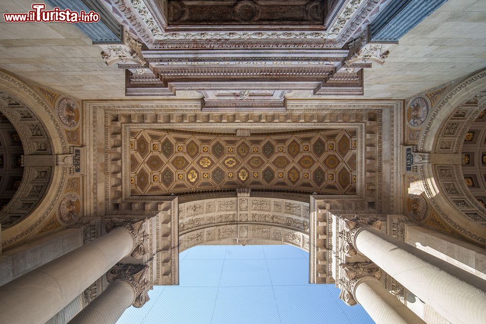 Immagine Le decorazioni e i dettagli architettonici della Basilica di Santo Stefano (Szent Istvan basilika) a Budapest.