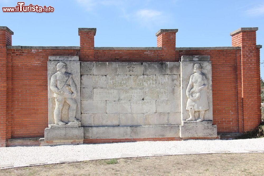 Immagine Il Parco delle Statue di Budapest (Memento Park) è interessante soprattutto per gli appassionati di Storia e per coloro che vogliono immergersi nell'atmosfera del socialismo reale dell'Est.