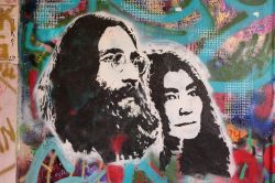 John Lennon e Yoko Ono ritratti sul cosiddetto ...