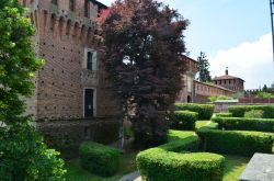 Giardino esterno Castello Sforzesco a Galliate, Piemonte