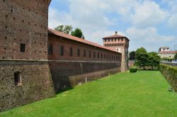 Il fossato del Castello di Galliate in Piemonte.