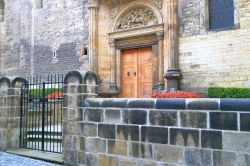 L'ingresso laterale della Basilica di San Giorgio a Praga, uno dei simboli della capitale ceca.
