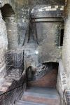 Le scale che conducono ai sotterranei della Torre ...