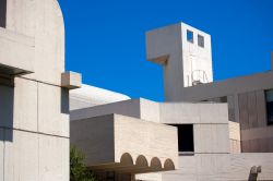 Barcellona, Fundació Joan Miró: l'edificio costruito negli anni Settanta che ospita la fondazione intitolata al grande artista catalano - foto © Alberto Masnovo / Shutterstock.com ...
