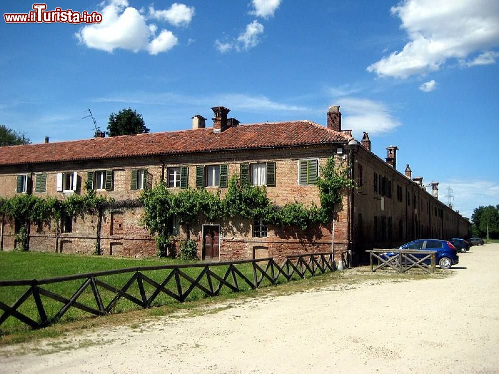 Immagine Il Parco di Stupinigi ospita diverse strutture ed è iscritto istituzionalmente nella lista dei Parchi Reali della Regione Piemonte - ©  www.parchireali.gov.it