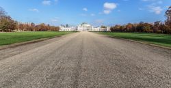 La strada d'accesso alla Palazzina di Caccia di Stupinigi (Nichelino), alle porte di Torino.