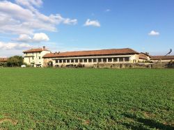 La Cascina Parpaglia all'interno del Parco di Stupinigi è la più antica tra le sei presenti nel territorio - foto ©  www.parchireali.gov.it