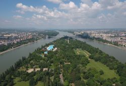 L'Isola Margerita (Margit-sziget) in una foto aerea. Si trova in mezzo al Danubio, nel cuore di Budapest (Ungheria).