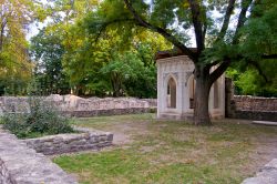 Antiche rovine di una chiesa sull'Isola Margherita ...