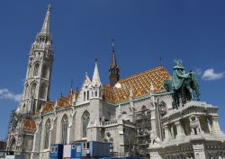 Il Matyas Templom (Chiesa di Mattia) nel Quartiere della Fortezza (Varnegyed) a Budapest. Qui l’imperatore d’Austria Francesco Giuseppe I° e la consorte Elisabetta (Sissi) ...