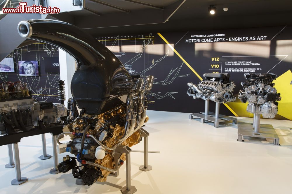 Immagine I motori della Lamborghini: vere opere d'arte al Museo di Sant'Agata Bolognese