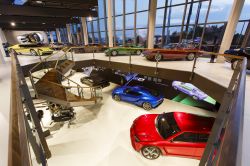 Vari modelli di auto Lamborghini esposti al museo di Sant'Agata Bolognese in Emilia