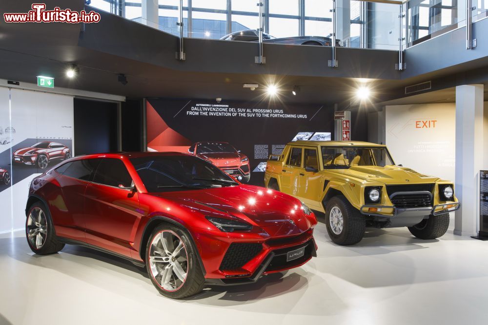 Immagine Urus il SUV della Laborghini esposto al museo di Sant'Agata Bolognese