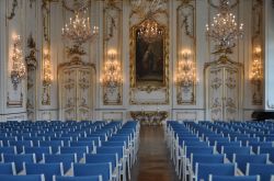 La grande sala nel castello di Kroměř ...