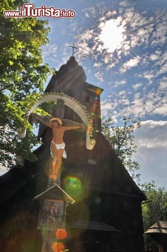 Esterno della Chiesa nel villaggio valacco
