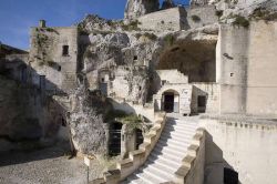 L'esterno della Casa Grotta di Vico Solitario, una delle dimore più famose dei Sassi di Matera - foto © www.casagrotta.it