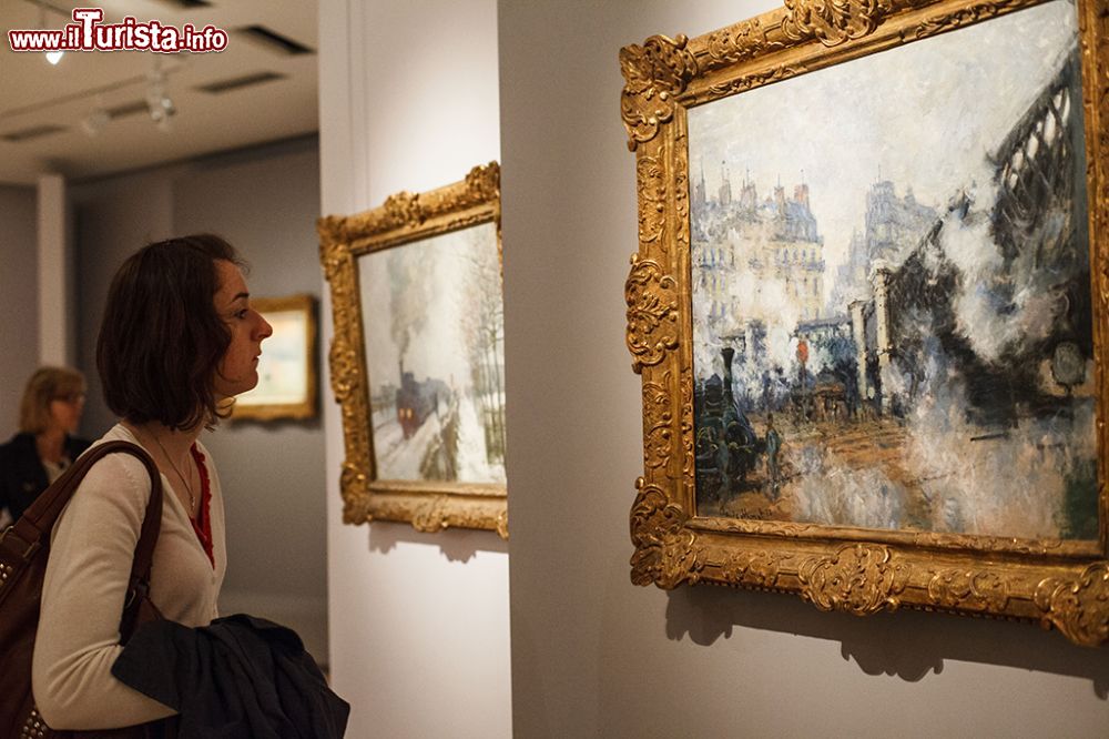 Immagine Visitatori all'interno del Museo di Monet a Parigi - © Ministério da Cultura - CC BY 2.0, Wikipedia