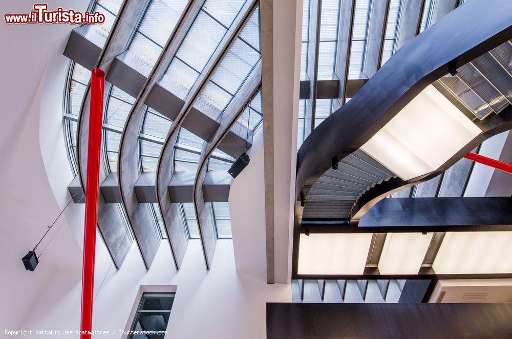 Immagine Dettaglio delle finestre di luce del MAXXI - Museo nazionale delle arti del XXI secolo di Roma - foto © Nattakit Jeerapatmaitree / Shutterstock.com