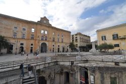 Piazza Vittorio Veneto a Matera e l'ingresso all'Ipogeo