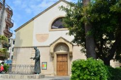 La facciata della Chiesa di Santa Maria Immacolata ad Alassio (Liguria)