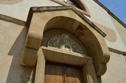 Particolare del portale d'ingresso alla Chiesa di Santa Maria Immacolata ad Alassio