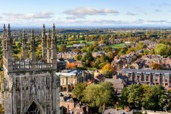 Vista panoramica sulla città di York (Inghilterra) dalla cima della cattedrale, conosciuta come York Minster.