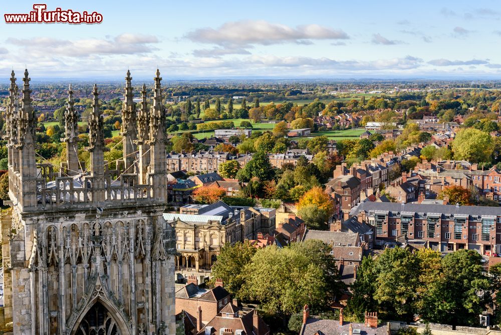 Immagine Vista panoramica sulla città di York (Inghilterra) dalla cima della cattedrale, conosciuta come York Minster.
