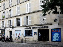 Ingresso del Museo di Dali a Parigi, quartiere di Montmartre