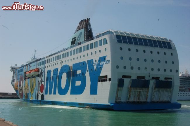 Immagine Il Traghetto della Moby a Civitavecchia