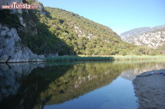 Immagine La laguna di Cala Luna