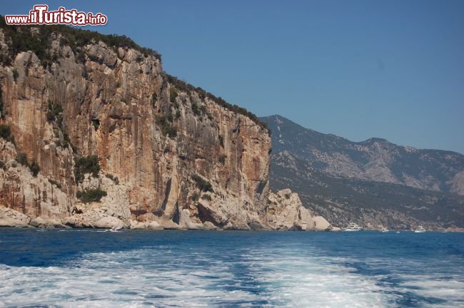 Immagine Le Falesie vicino alla Grotta del Fico