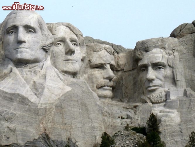 MOUNT RUSHMORE - SOUTH DAKOTA