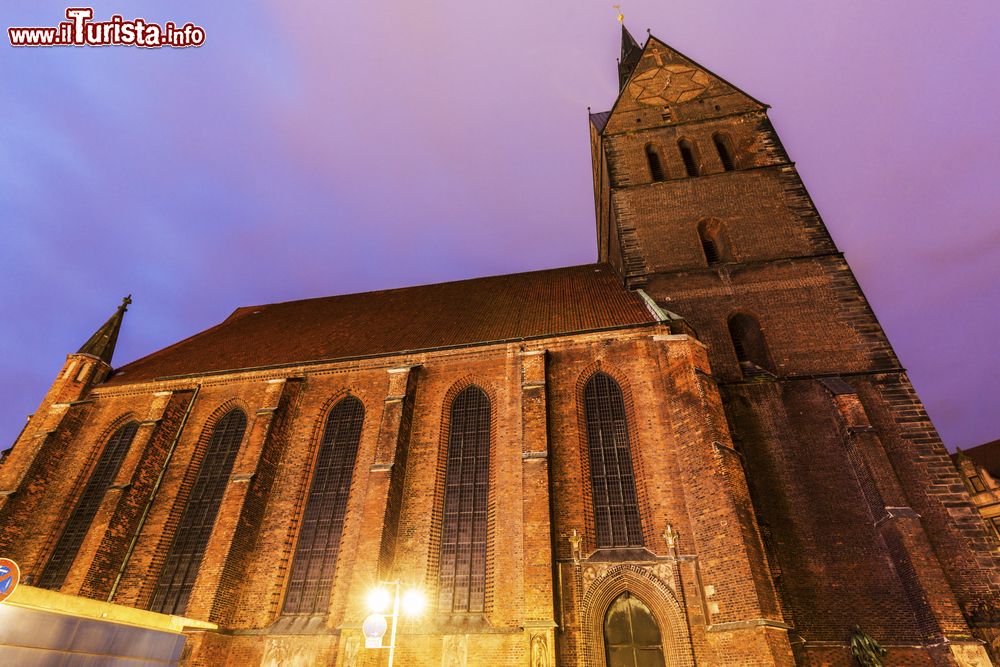 Immagine Fotografia serale della Marktkirche in Hannover, Bassa Sassonia (Germania)