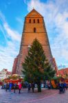 Mercatino di Natale all'ombra della torre campanaria della Marktkirche di Hannover - © Christian Mueller / Shutterstock.com