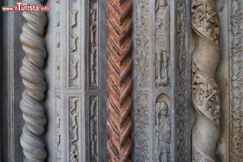 Immagine Dettaglio architettonico della magnifica Cappella Colleoni in centro a Bergamo