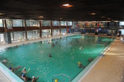 La grande piscina delle Terme di Cervia in Emilia-Romagna ...