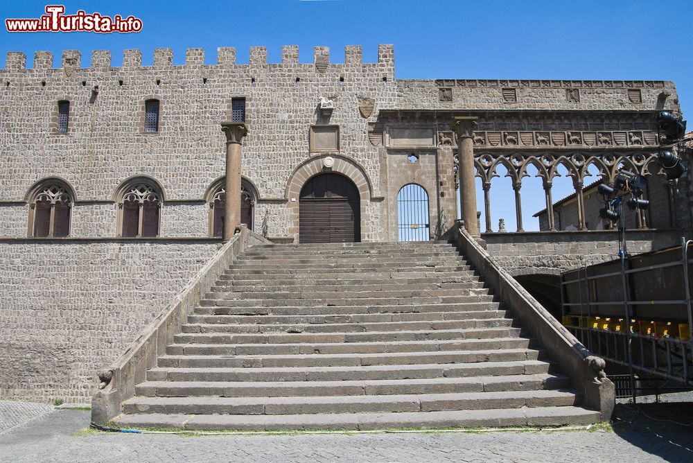 Cosa vedere e cosa visitare Palazzo dei Papi