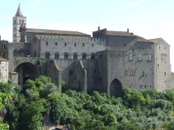 Prospettiva diversa del Palazzo dei Papi di Viterbo